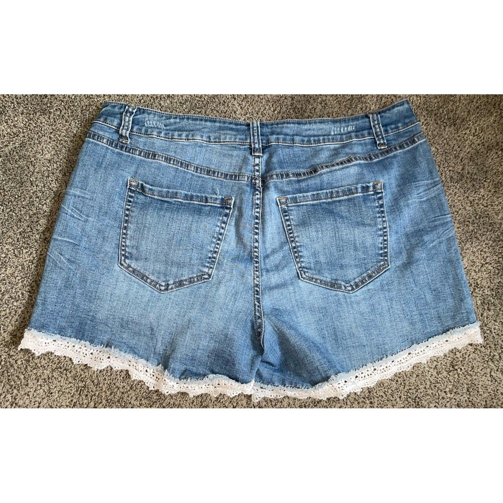 Lane Bryant Plus Size 16 White Lace Hem Denim Shorts - Picture 2 of 2